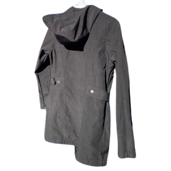 Wmn’s Black Coat Free Tech - Picture 2 of 10